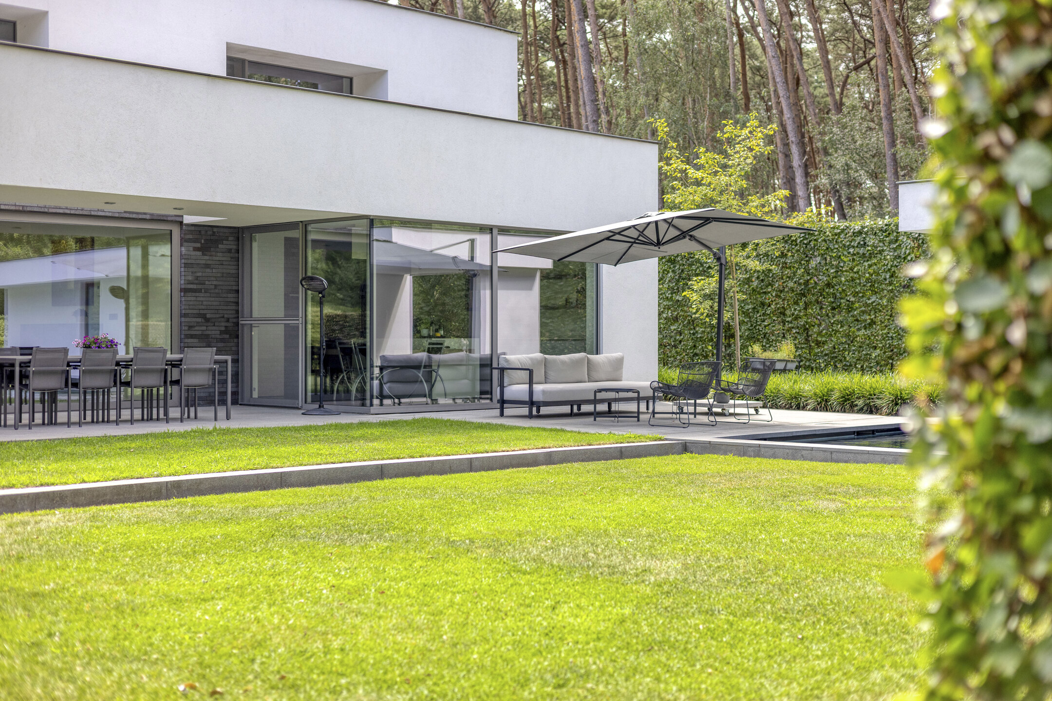 103943565f0e41f98a97095a7266dfa6.jpg