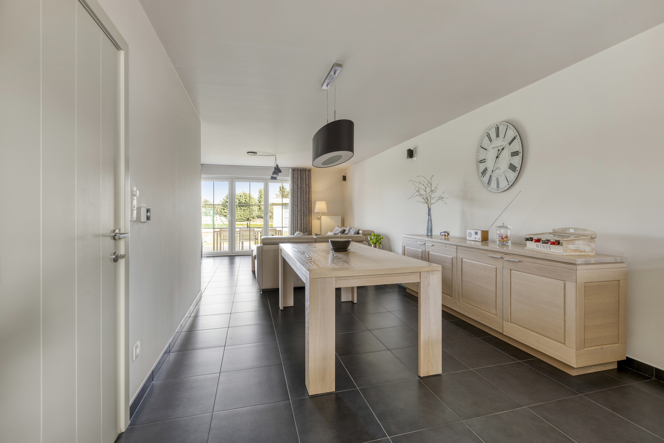 d9695b7d92f640adb3a9492ab68d074d.jpg