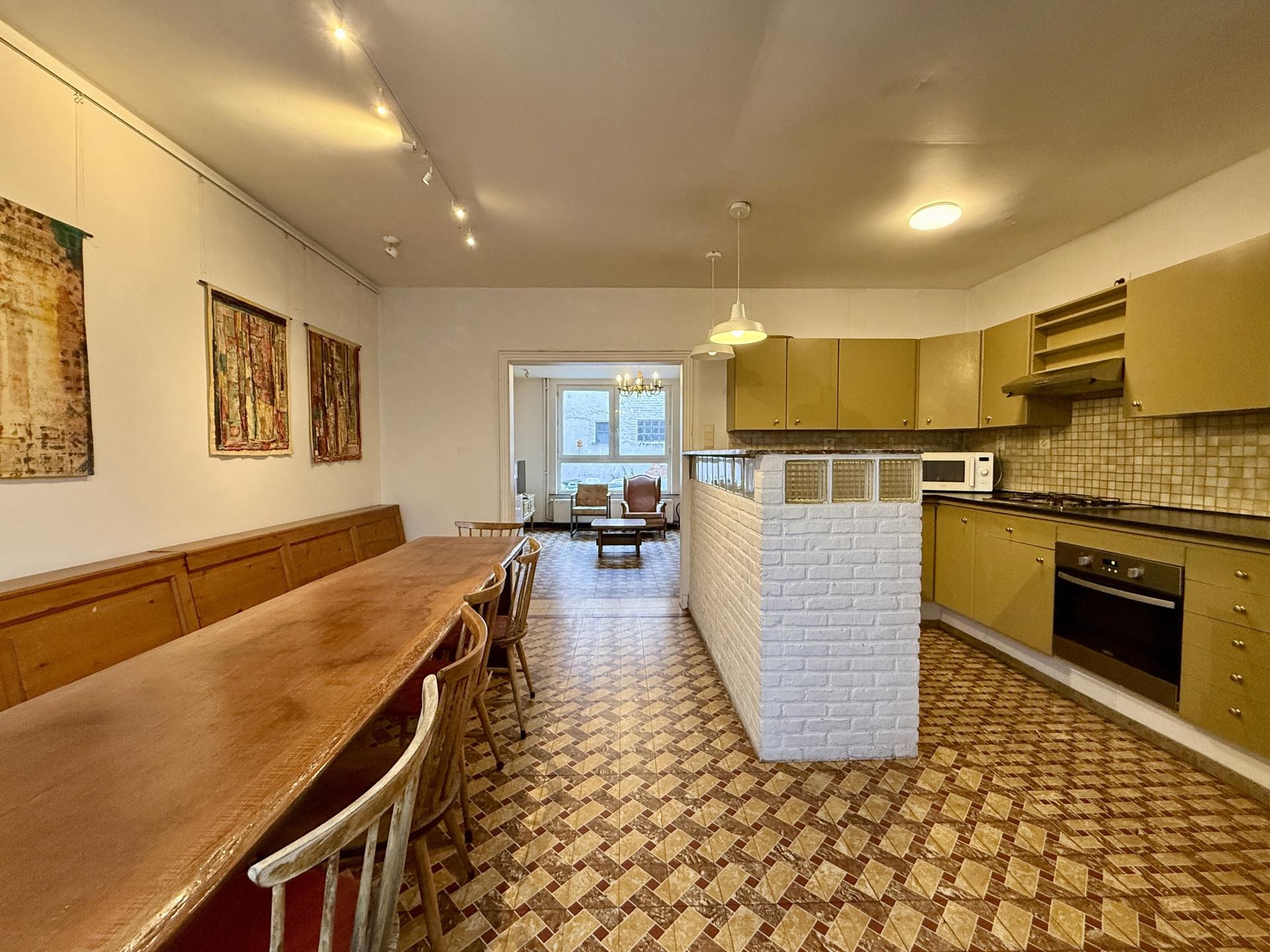 17abd453076941d0b86e91058adf9e27.jpg