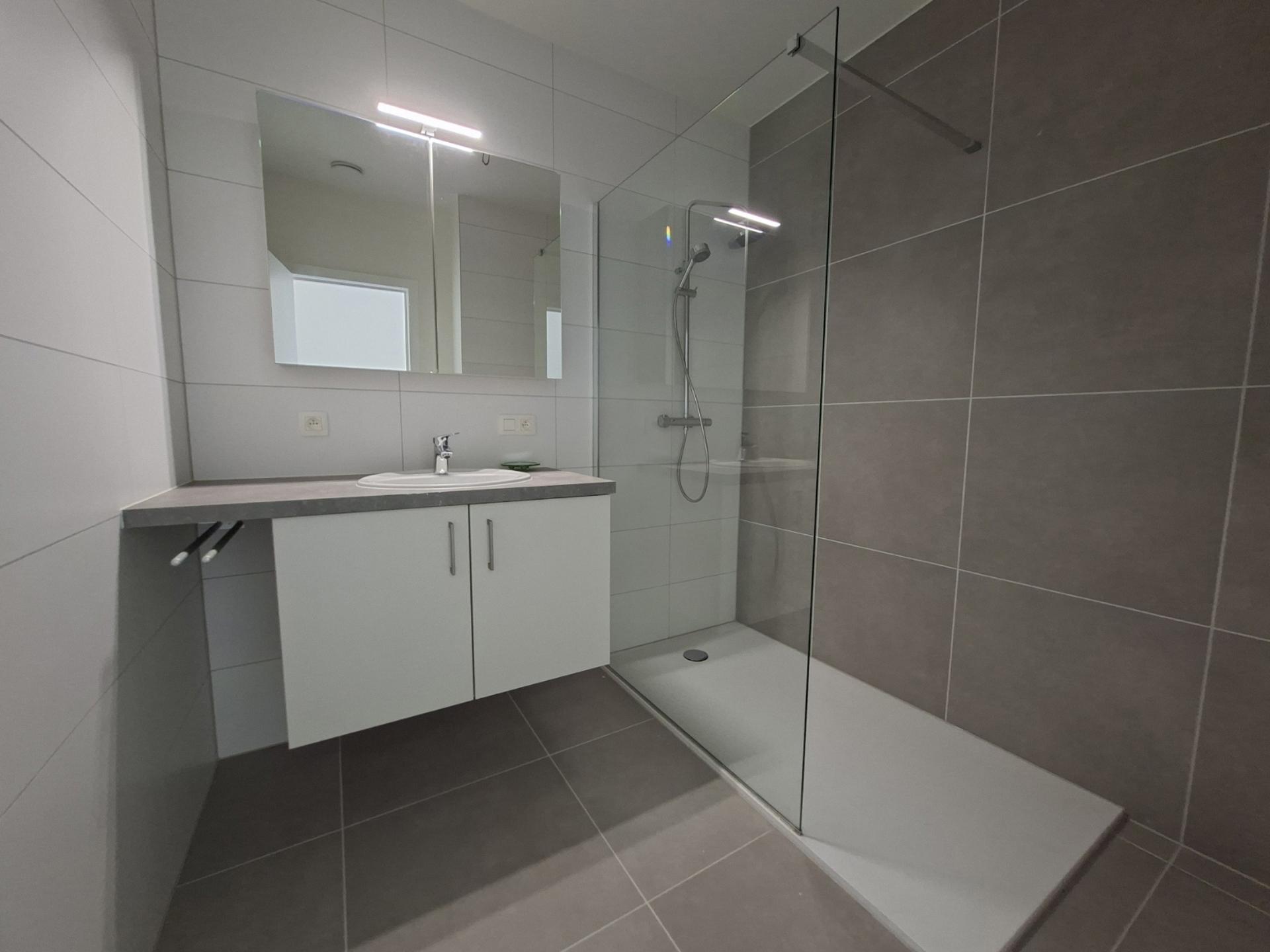 b514aa62e0554ea5aabc9aa33ec2bc94.jpg