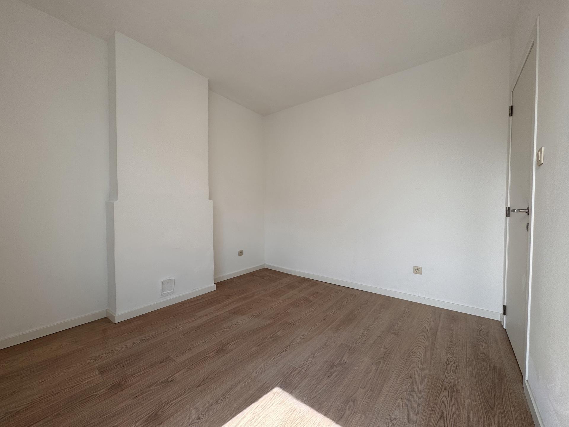 8f1acbdec71b40a7adce8bd73fa90712.jpg