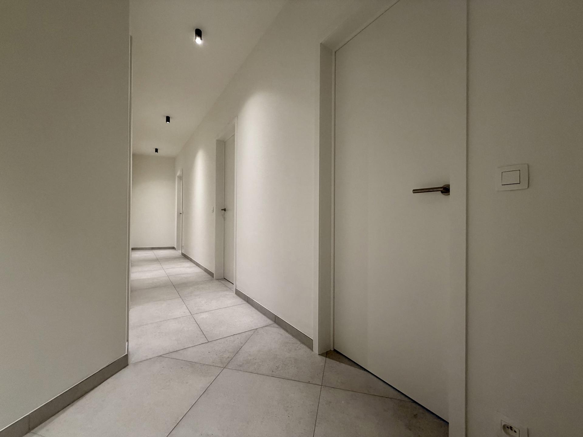f54d84ee011348cca6bfce196fad7e33.jpg