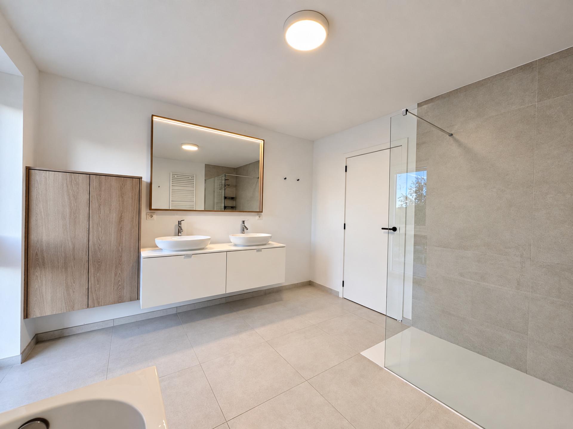 eef11003bd6b4bd3849803f1efe47bed.png